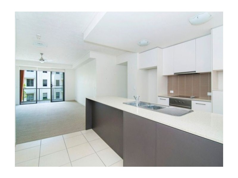 223/64-68 Sickle Avenue, Hope Island QLD 4212