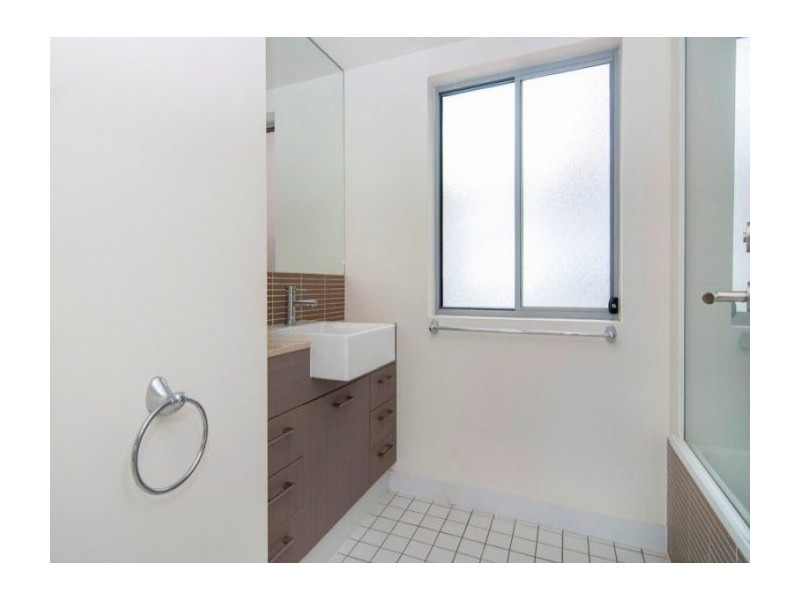 223/64-68 Sickle Avenue, Hope Island QLD 4212