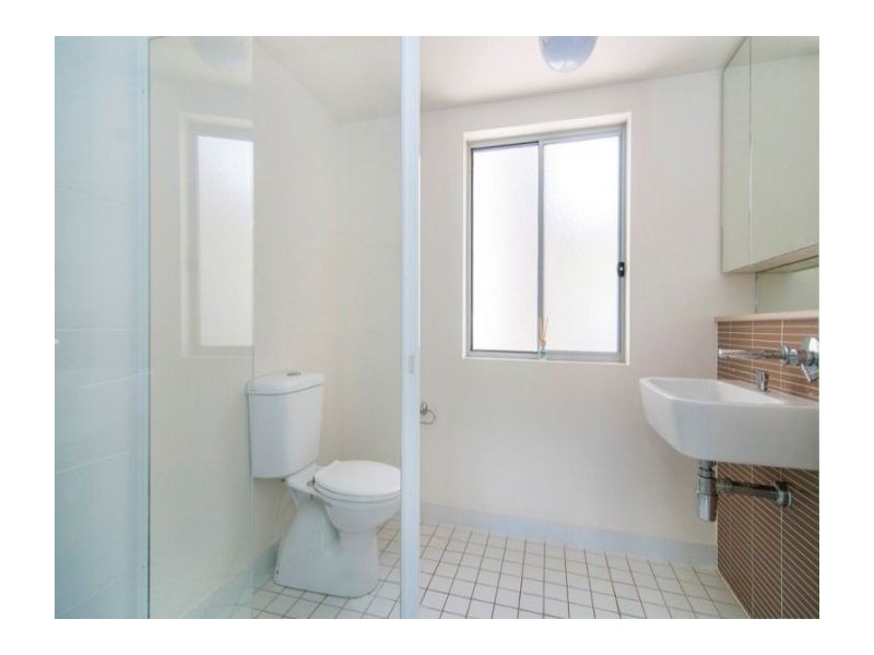 223/64-68 Sickle Avenue, Hope Island QLD 4212