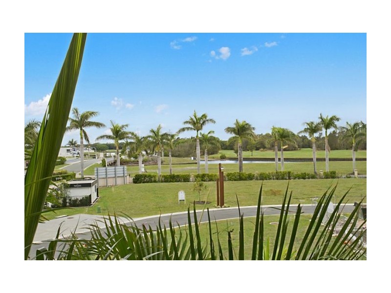 17/993 Springfield Drive, Hope Island QLD 4212