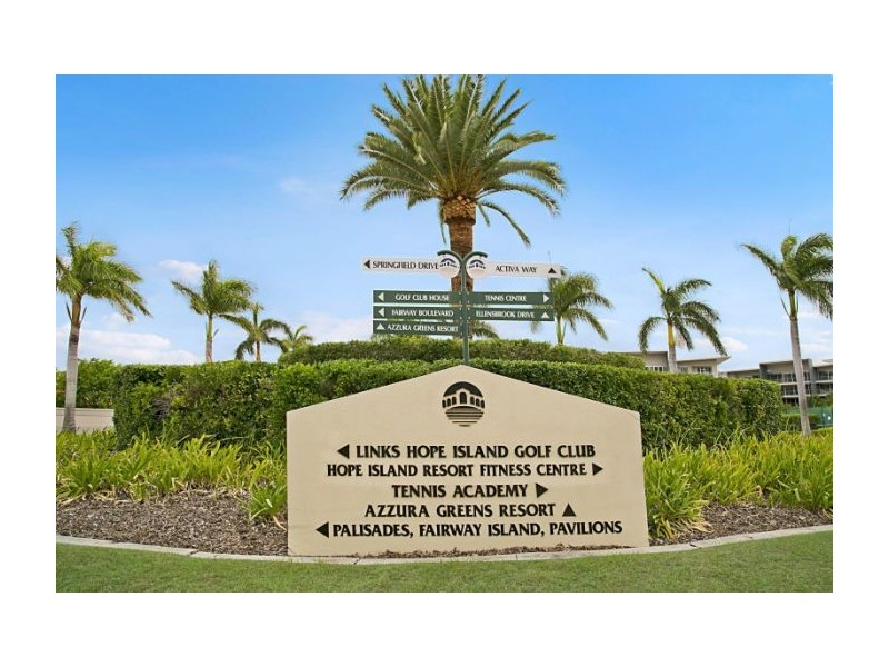 17/993 Springfield Drive, Hope Island QLD 4212