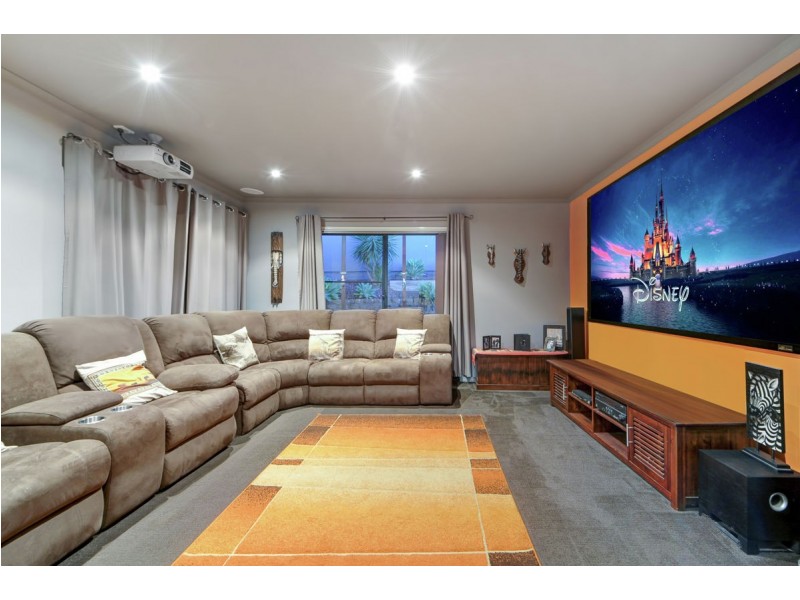 38 Barrington Street, Upper Coomera QLD 4209