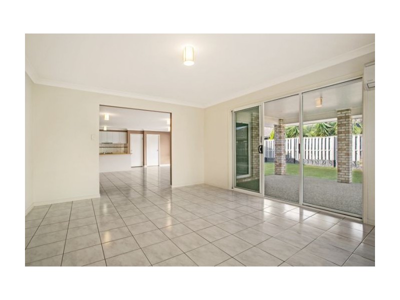 10 Ainslie Street, Pacific Pines QLD 4211