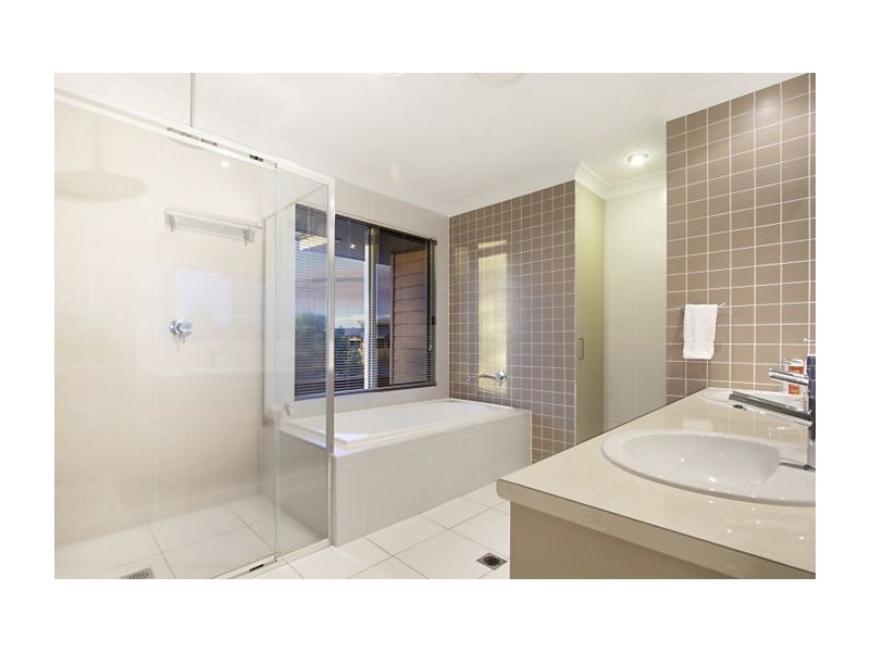 36 High Ridge Road, Gaven QLD 4211