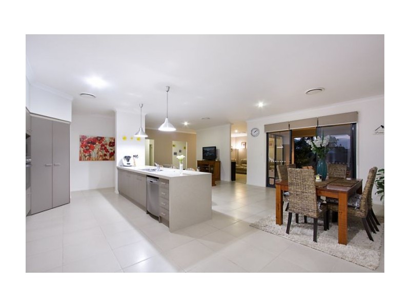 16 Strathburn Crescent, Ormeau QLD 4208