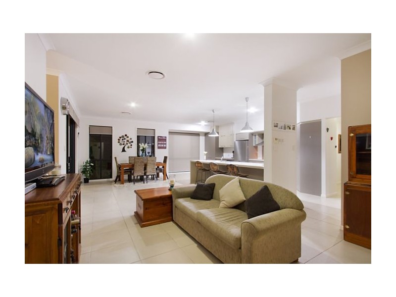 16 Strathburn Crescent, Ormeau QLD 4208