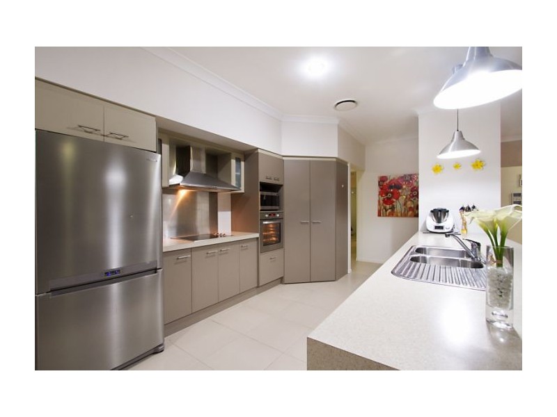 16 Strathburn Crescent, Ormeau QLD 4208