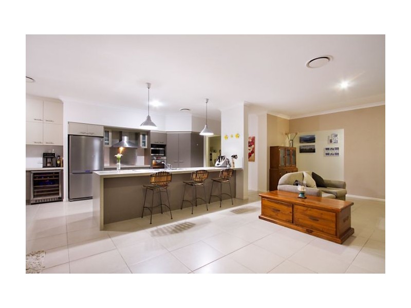 16 Strathburn Crescent, Ormeau QLD 4208