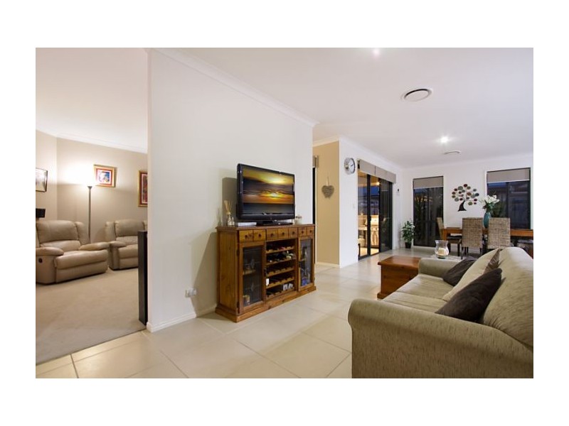 16 Strathburn Crescent, Ormeau QLD 4208