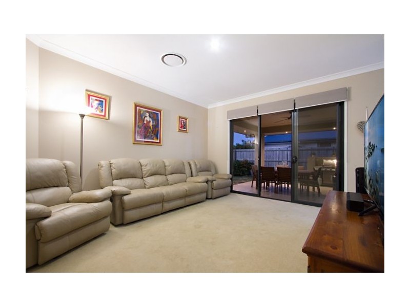 16 Strathburn Crescent, Ormeau QLD 4208