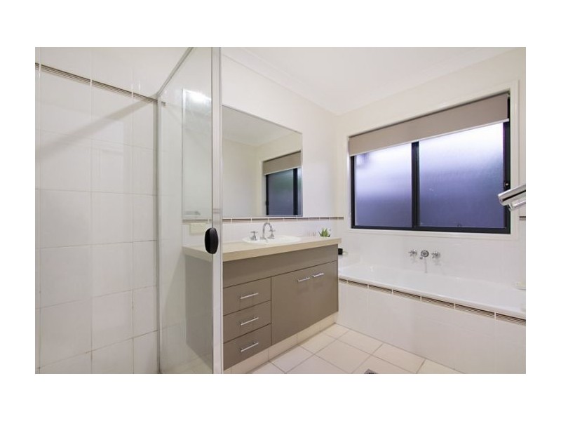 16 Strathburn Crescent, Ormeau QLD 4208