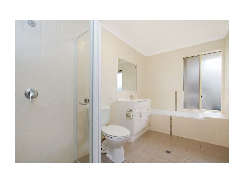 2/23 Bella Blvd, Pimpama QLD 4209