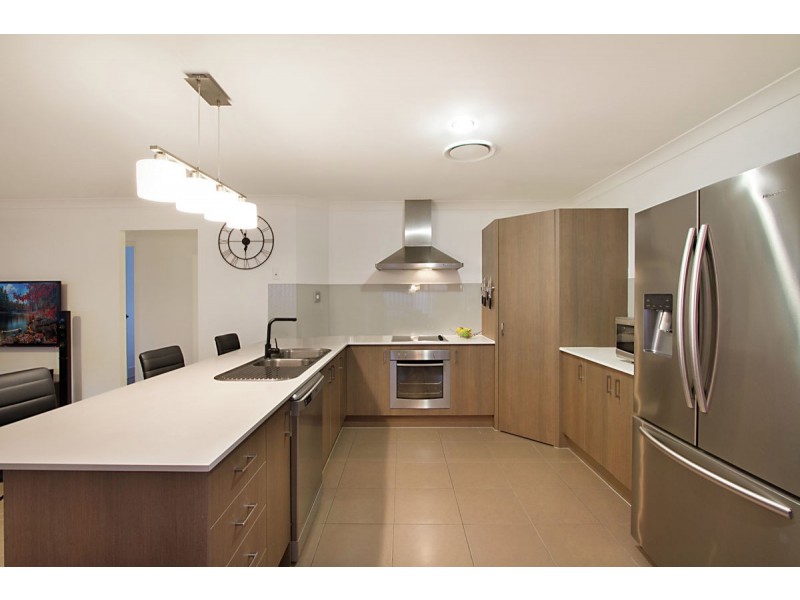 6 Starush Court, Upper Coomera QLD 4209