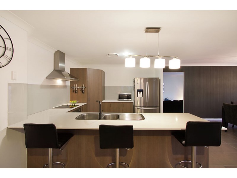 6 Starush Court, Upper Coomera QLD 4209