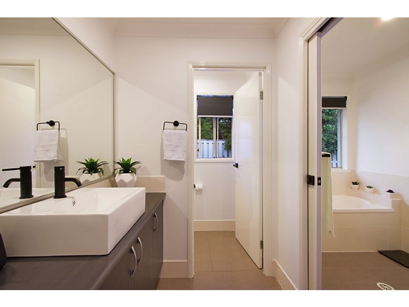 6 Starush Court, Upper Coomera QLD 4209