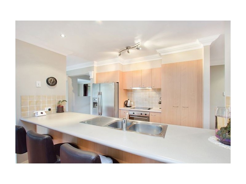 18 Barrs Avenue, Oxenford QLD 4210