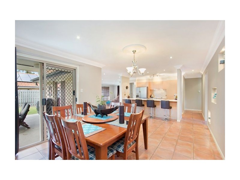 18 Barrs Avenue, Oxenford QLD 4210