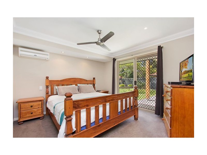 18 Barrs Avenue, Oxenford QLD 4210