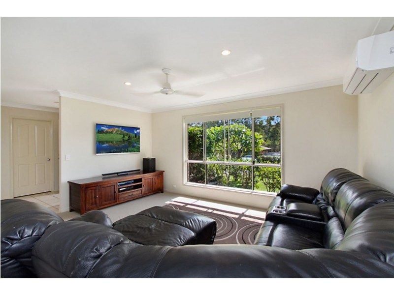 8 Firecrest Close, Upper Coomera QLD 4209