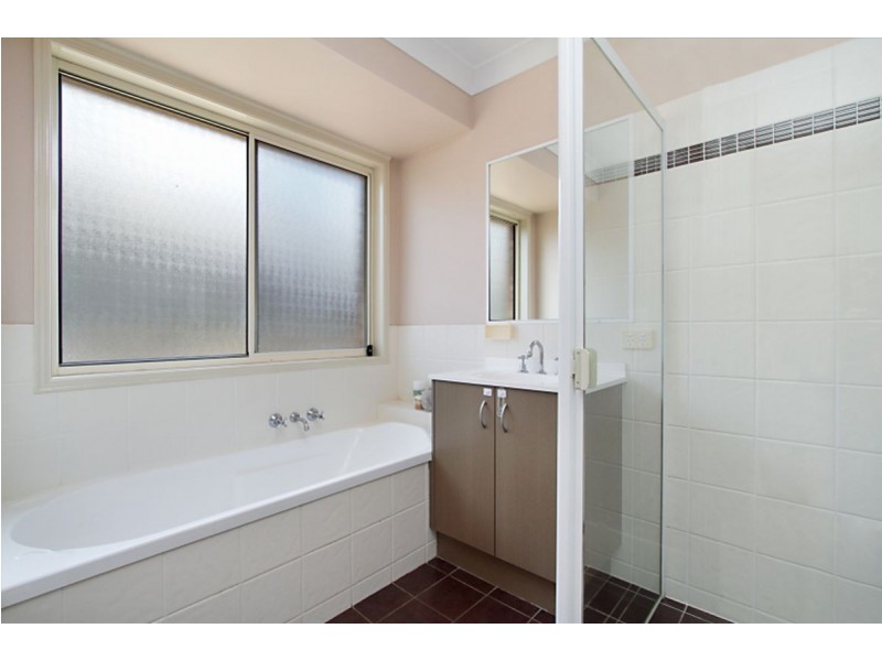 8 Firecrest Close, Upper Coomera QLD 4209