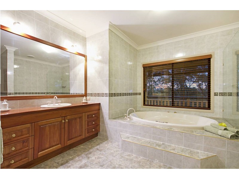 319 Wongawallan Drive, Wongawallan QLD 4210
