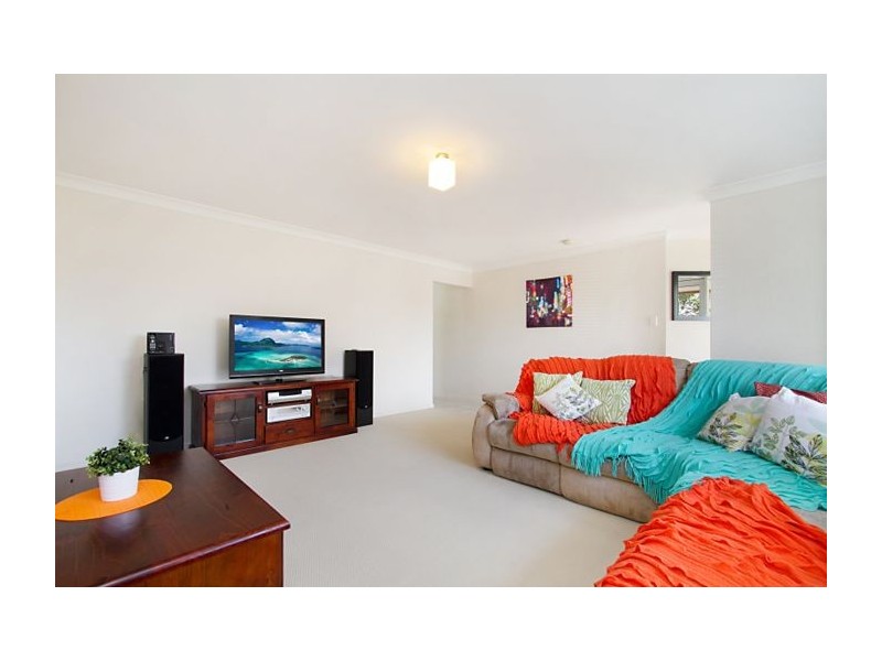 10 Ainslie Street, Pacific Pines QLD 4211