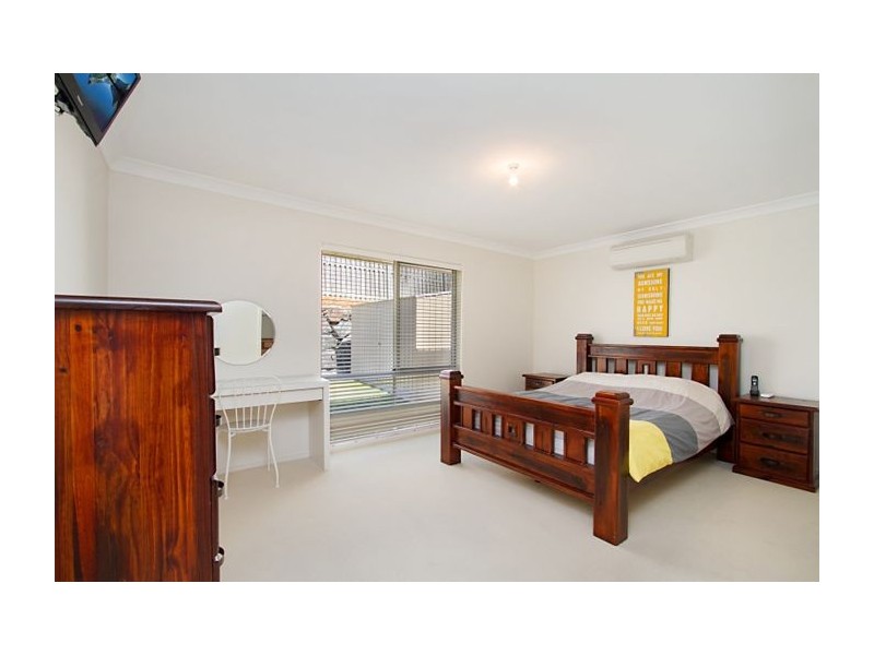 10 Ainslie Street, Pacific Pines QLD 4211