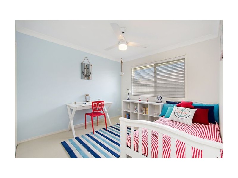 10 Ainslie Street, Pacific Pines QLD 4211