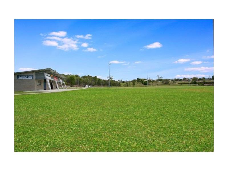 10 Ainslie Street, Pacific Pines QLD 4211