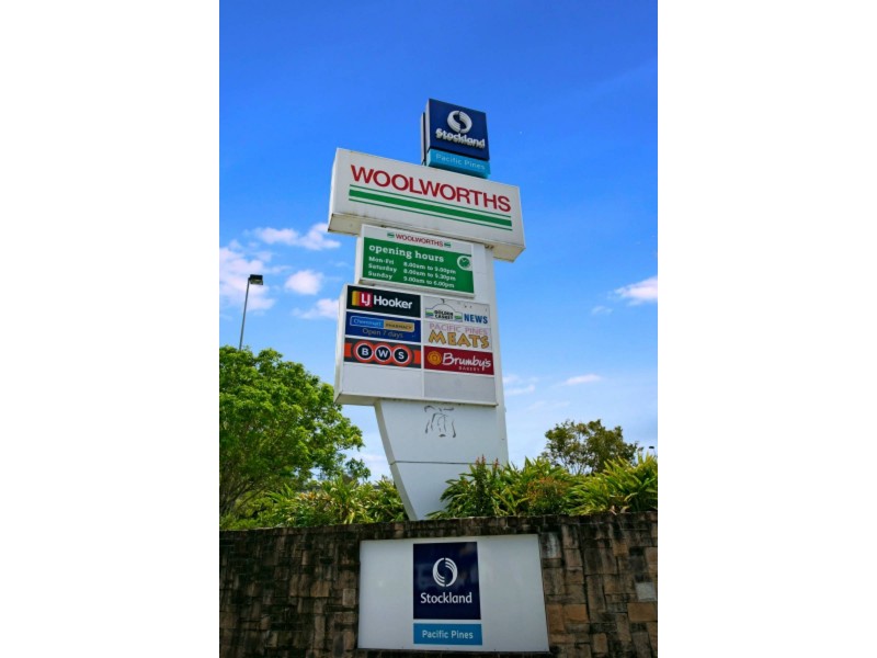 8 Laughlen Chase, Pacific Pines QLD 4211