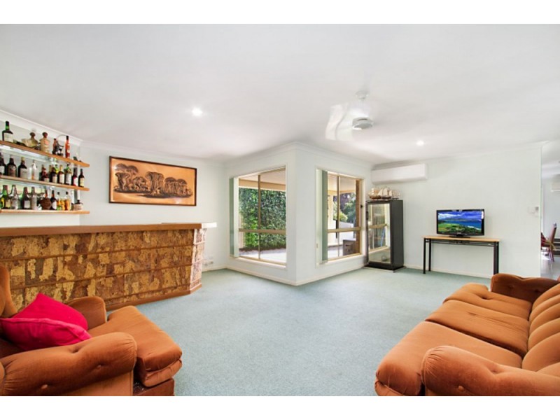 25 Tipuana Drive, Elanora QLD 4221