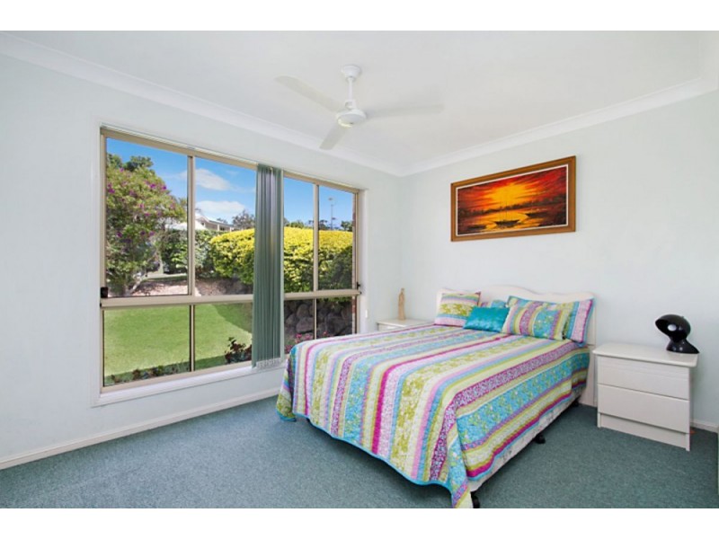 25 Tipuana Drive, Elanora QLD 4221