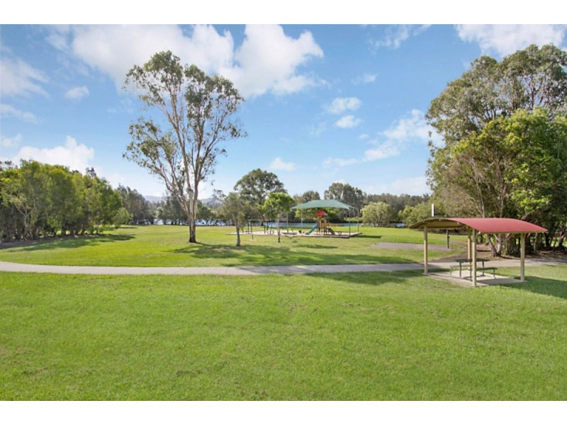 25 Tipuana Drive, Elanora QLD 4221