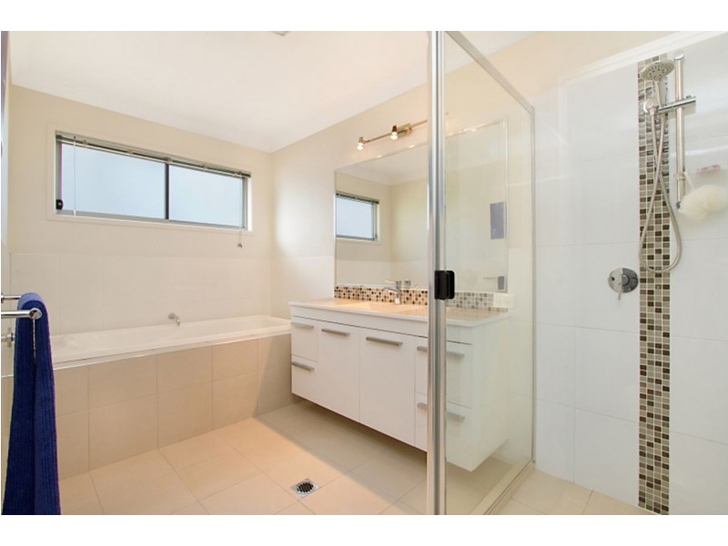 4 Barrington Street, Upper Coomera QLD 4209