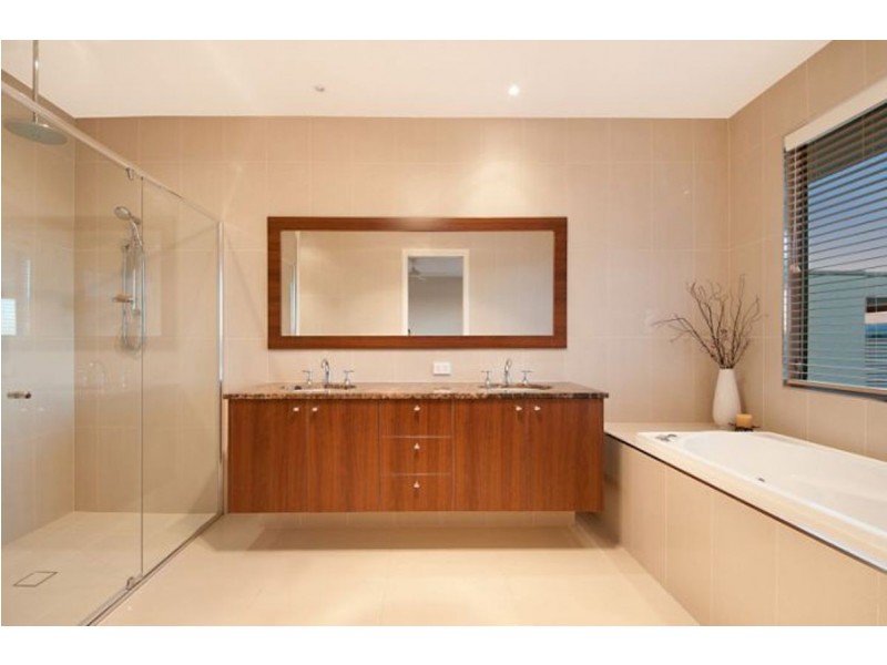 17 Impeccable Circuit, Coomera Waters QLD 4209