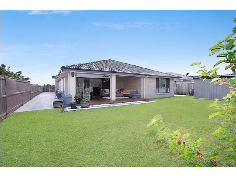 18 Undarra Street, Pimpama QLD 4209