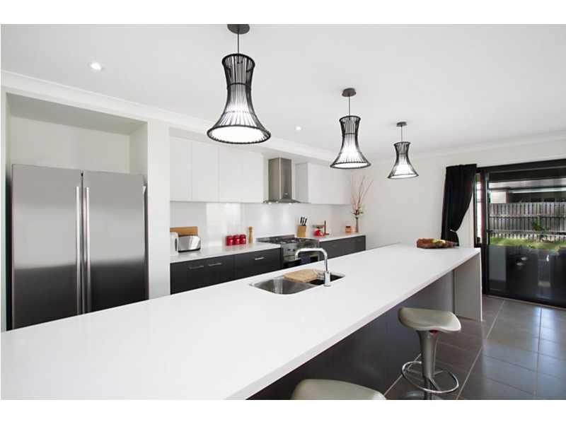 18 Undarra Street, Pimpama QLD 4209