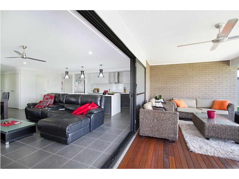 18 Undarra Street, Pimpama QLD 4209