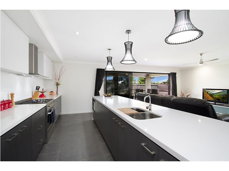 18 Undarra Street, Pimpama QLD 4209