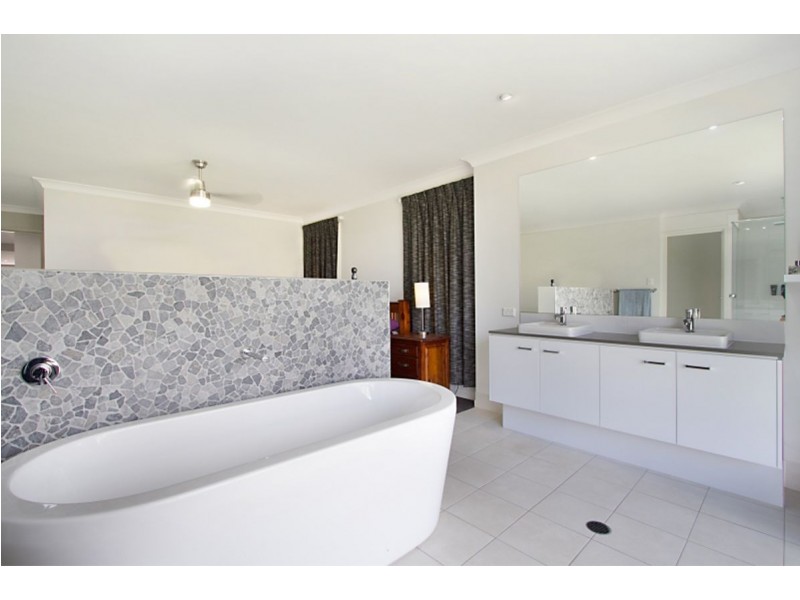 18 Undarra Street, Pimpama QLD 4209