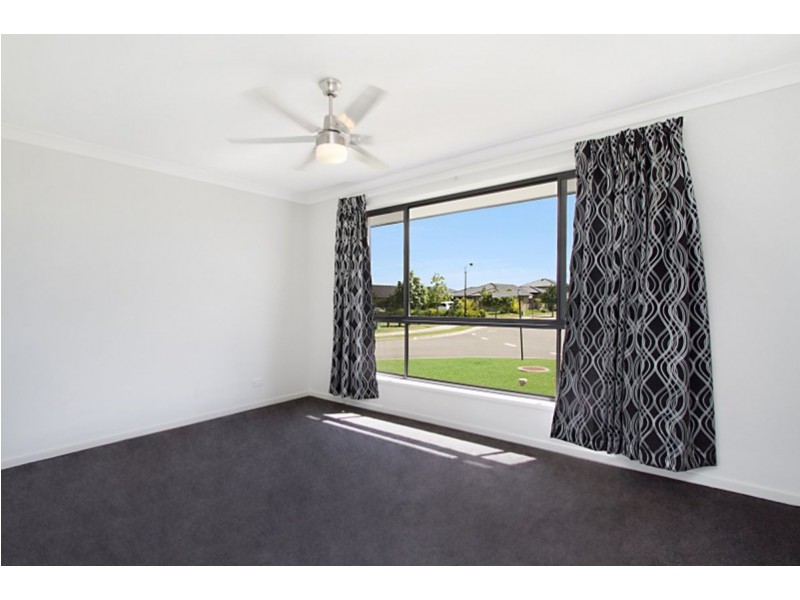 18 Undarra Street, Pimpama QLD 4209