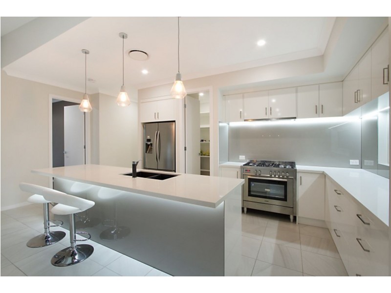 11 Halifax Circuit, Pimpama QLD 4209