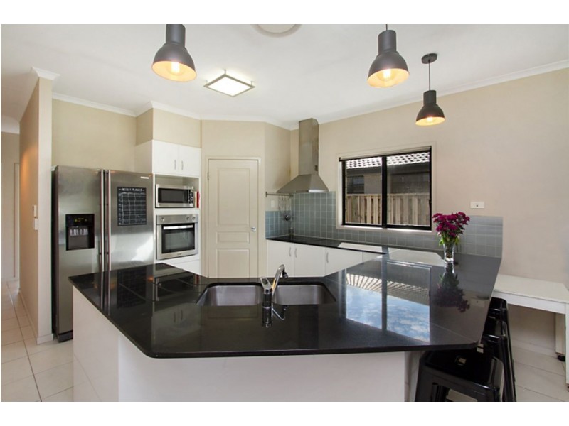 117 Wunburra Circle, Pacific Pines QLD 4211