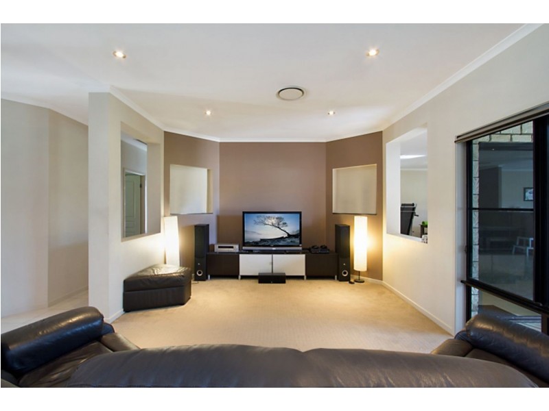117 Wunburra Circle, Pacific Pines QLD 4211