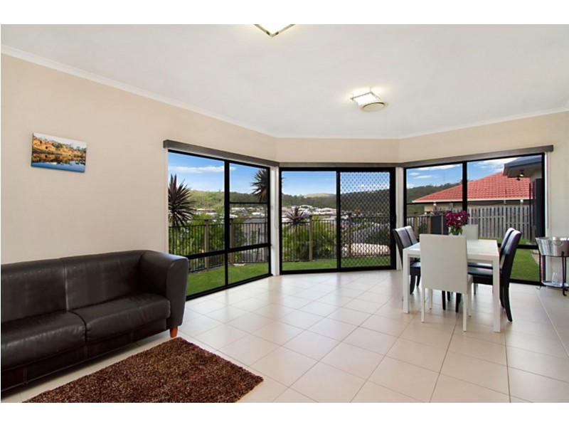 117 Wunburra Circle, Pacific Pines QLD 4211