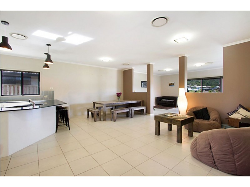 117 Wunburra Circle, Pacific Pines QLD 4211