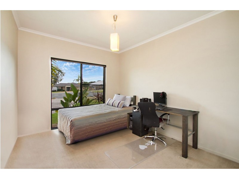 117 Wunburra Circle, Pacific Pines QLD 4211