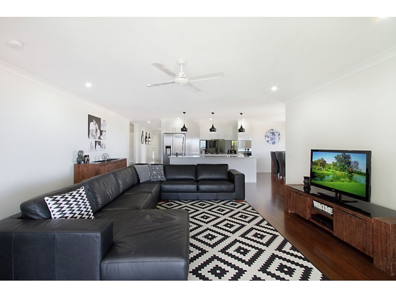 26 Currawong Crescent, Upper Coomera QLD 4209