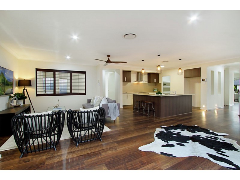 81 Wunburra Circle, Pacific Pines QLD 4211