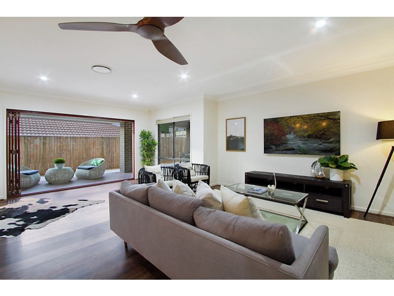 81 Wunburra Circle, Pacific Pines QLD 4211